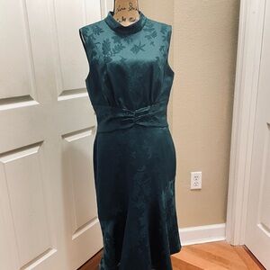 Maggy London Emerald Green Floral Midi Dress